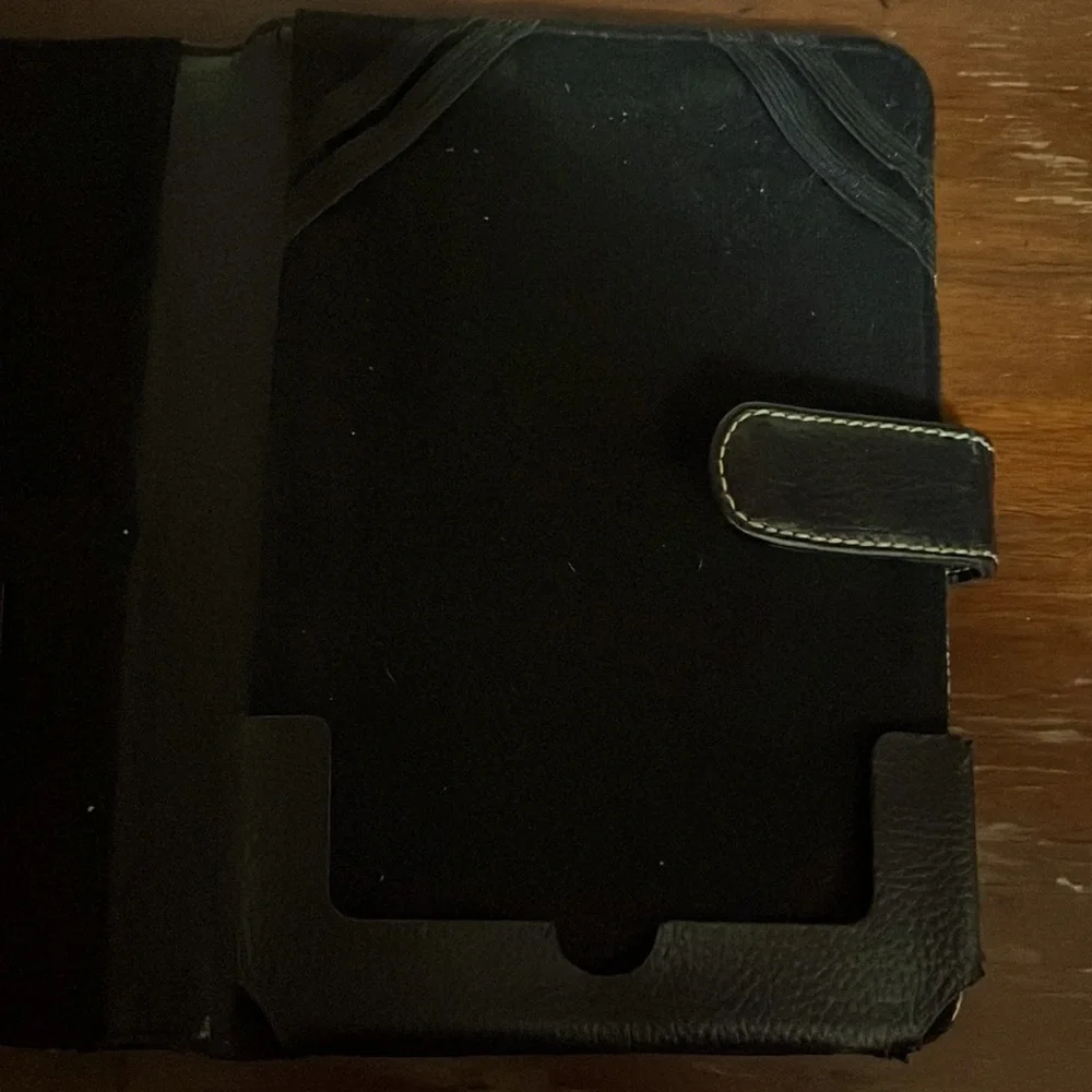 AUTHENTIC WALT DISNEY WORLD IPAD CASE